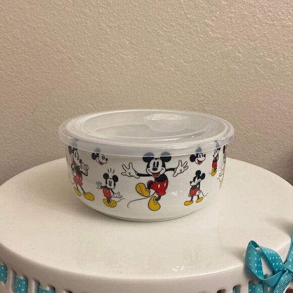 ❤️ Disney Mickey Mouse Food Storage Container!!! - Picture 1 of 6